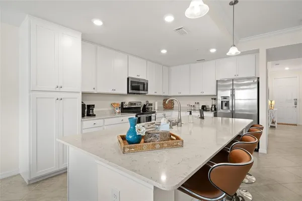 $2,600 | 17520 Gawthrop Drive, Unit 303, Bradenton, FL 34211