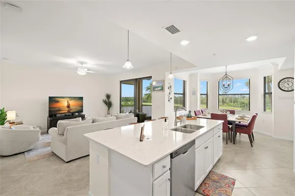 $2,600 | 17520 Gawthrop Drive, Unit 303, Bradenton, FL 34211