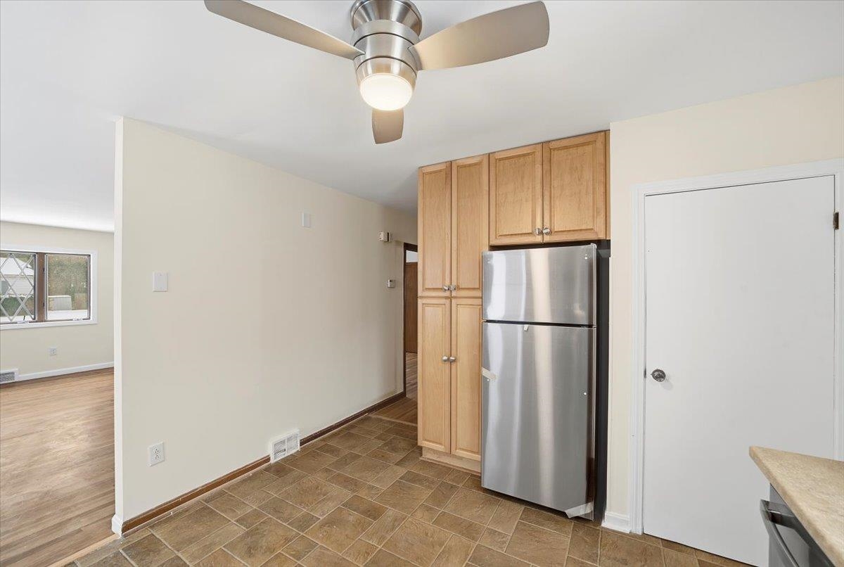 68 Leonard Street Burlington, VT 05408 - Photo 15 of 39