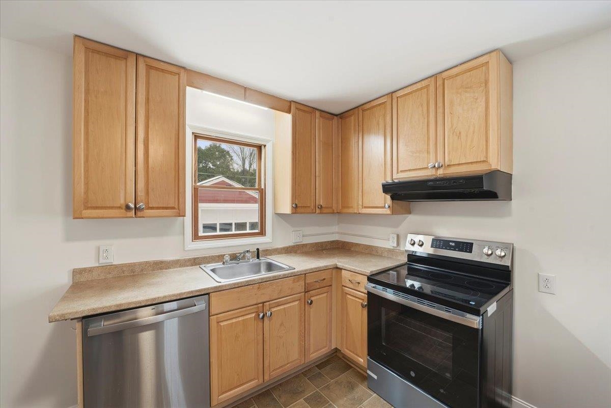 68 Leonard Street Burlington, VT 05408 - Photo 16 of 39