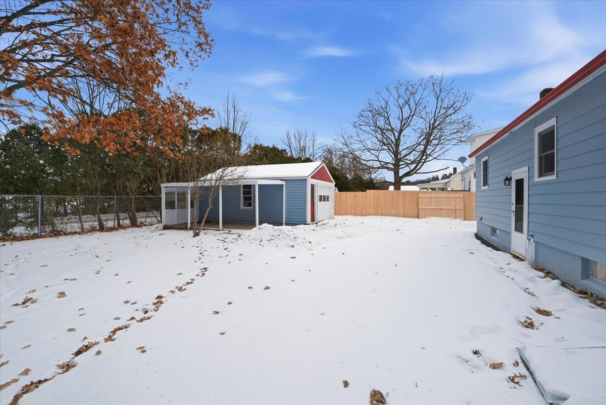 68 Leonard Street Burlington, VT 05408 - Photo 4 of 39