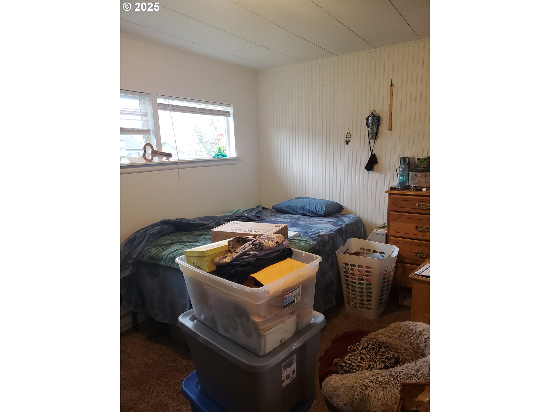 2075 Johnson Street North Bend, OR 97459 - Photo 17 of 20 a living room with furniture and a window