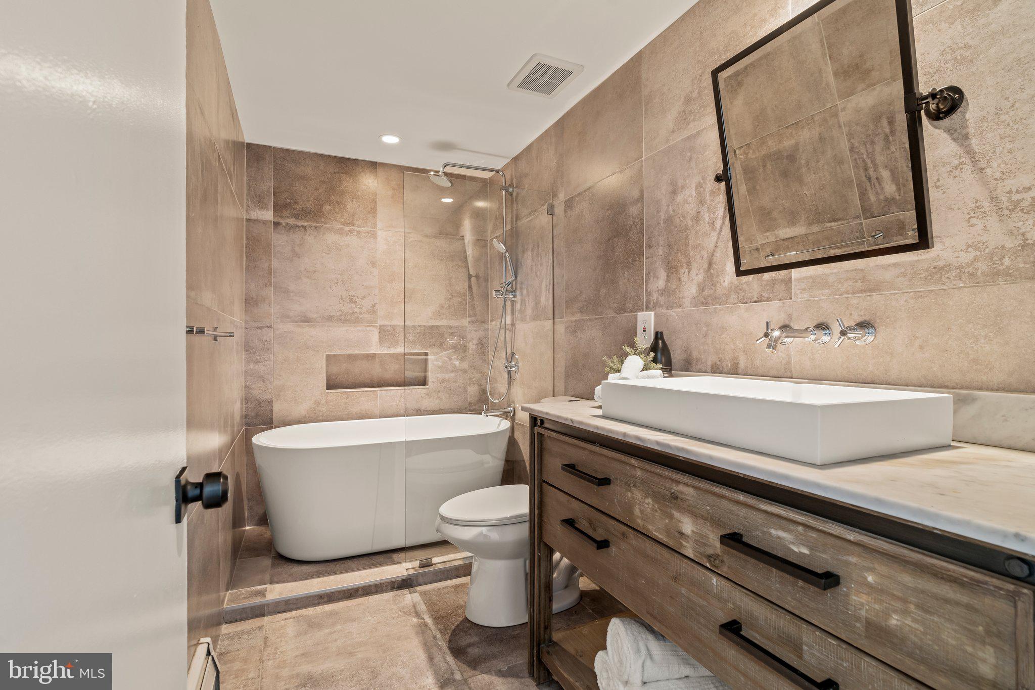1710 Addison Street Philadelphia, PA 19146 - Photo 21 of 38