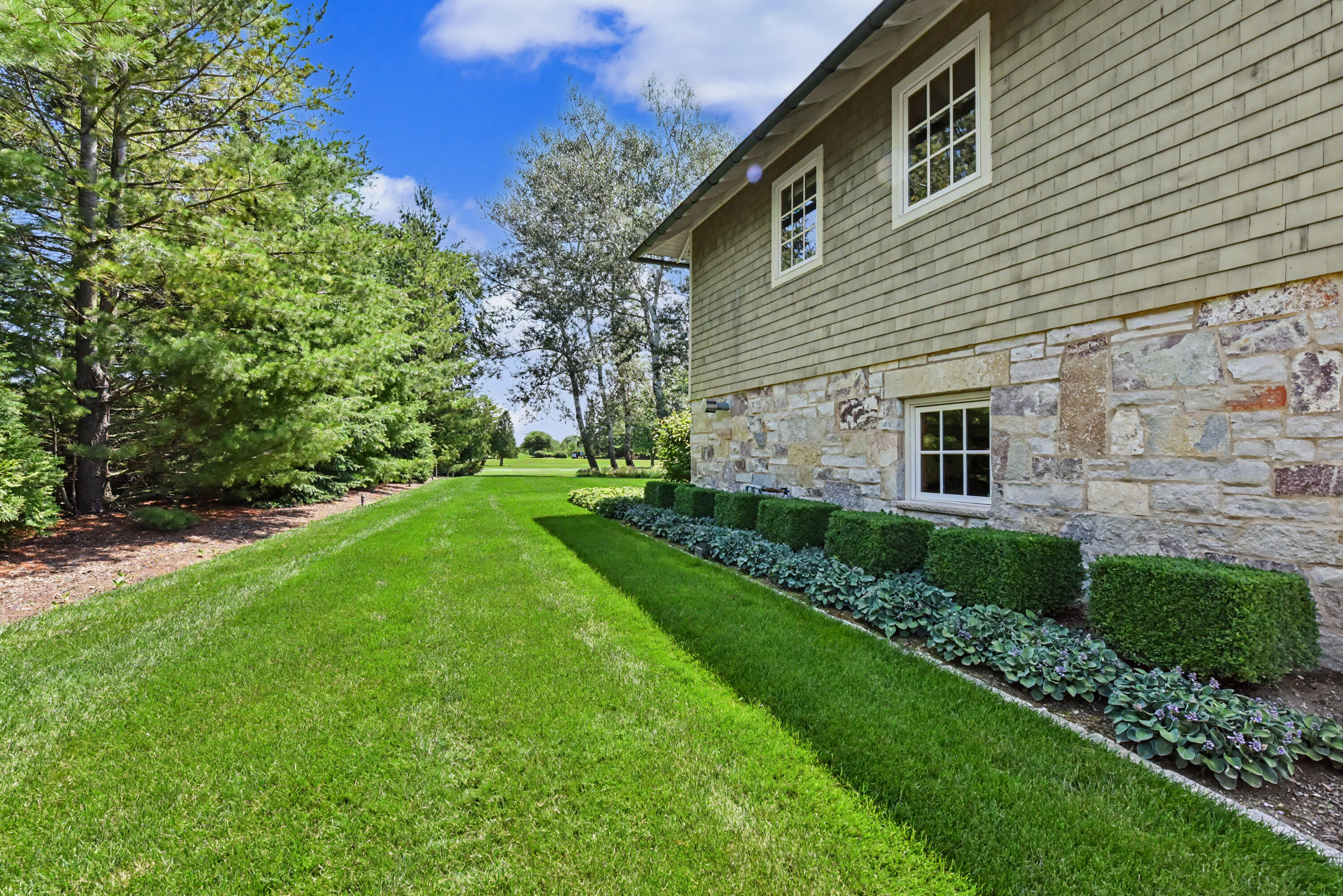 12138 North River Road Mequon, WI 53092 - Photo 12 of 99 DSC_0151