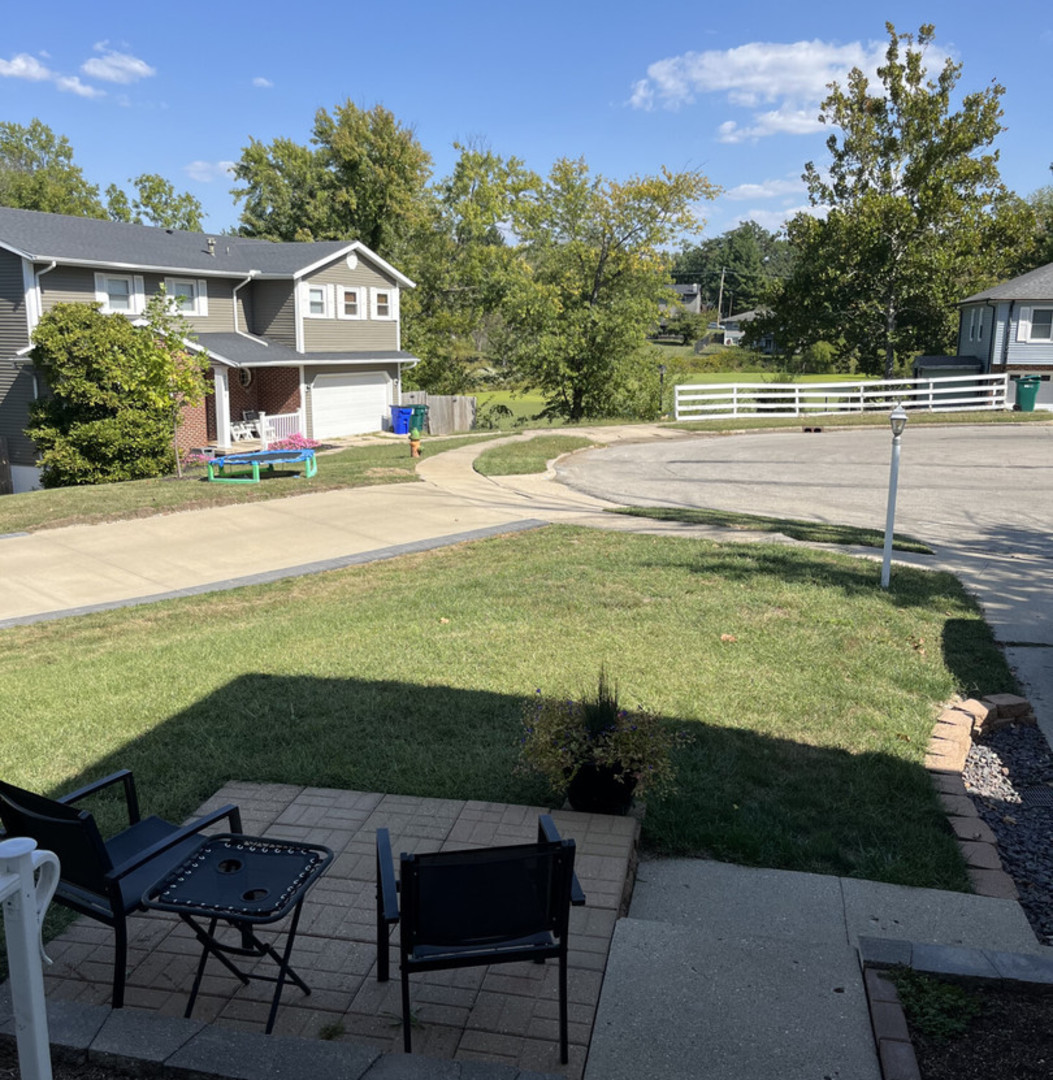 2131 Oakcrest Court Decatur, IL 62526 - Photo 3 of 55