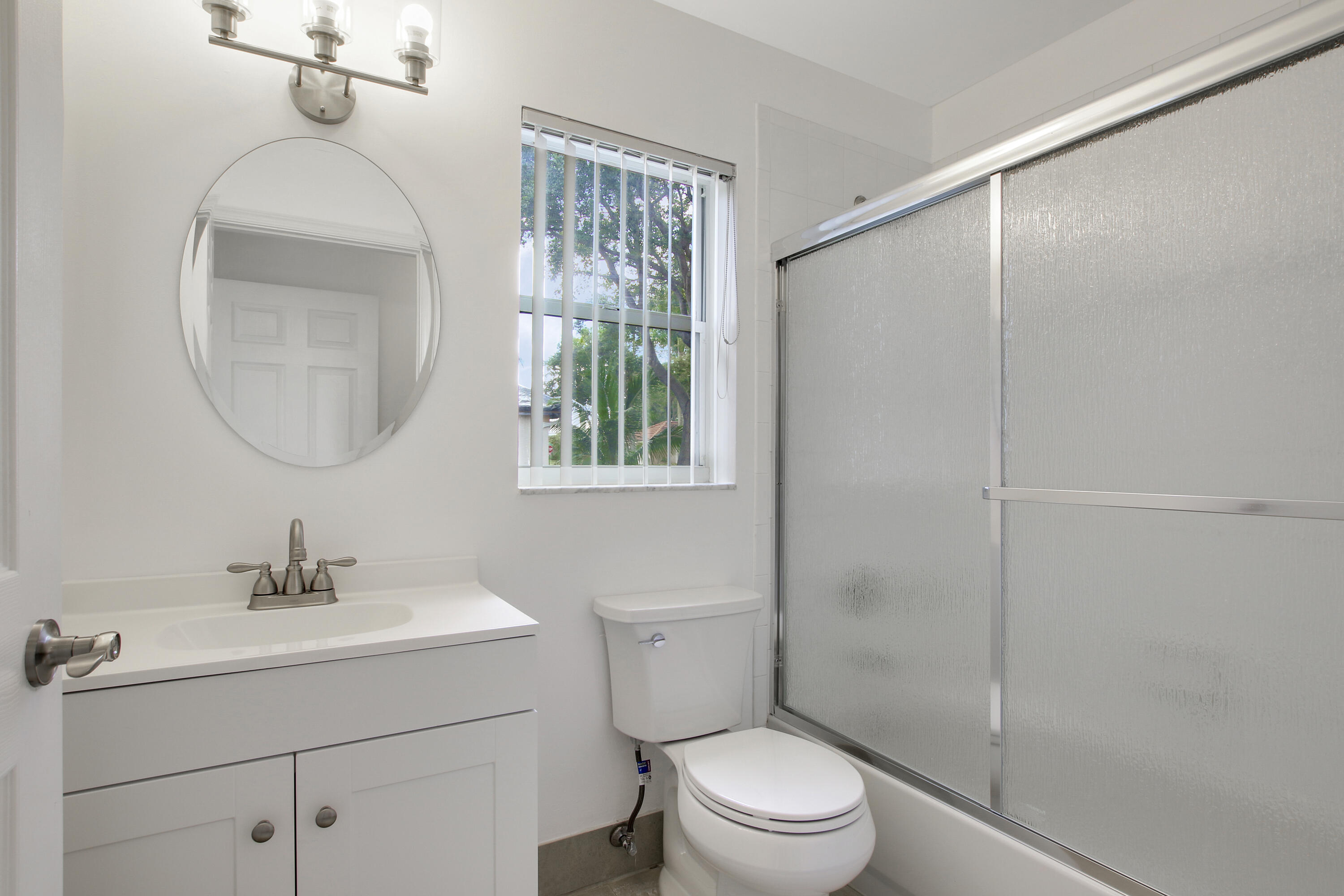 1009 Aspri Way Riviera Beach, FL 33418 - Photo 12 of 14 bathroom 2