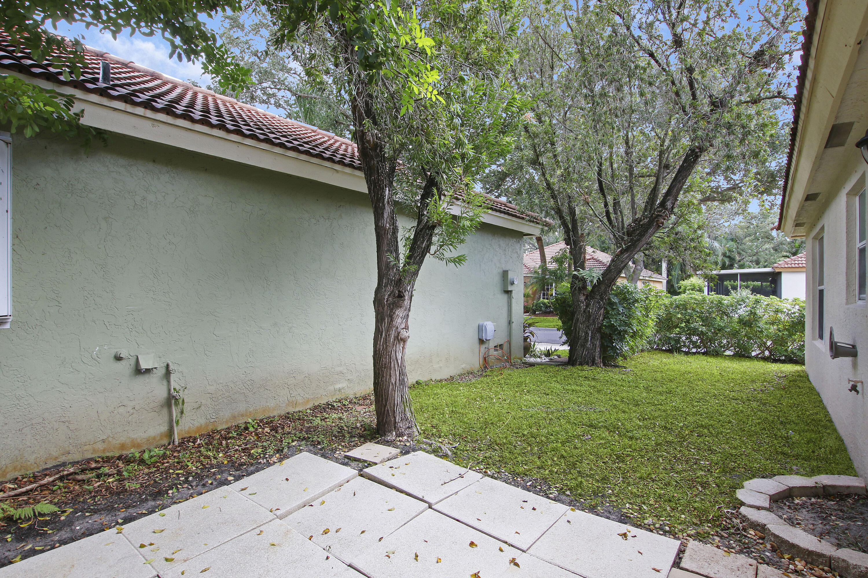 1009 Aspri Way Riviera Beach, FL 33418 - Photo 14 of 14 patio/backyard