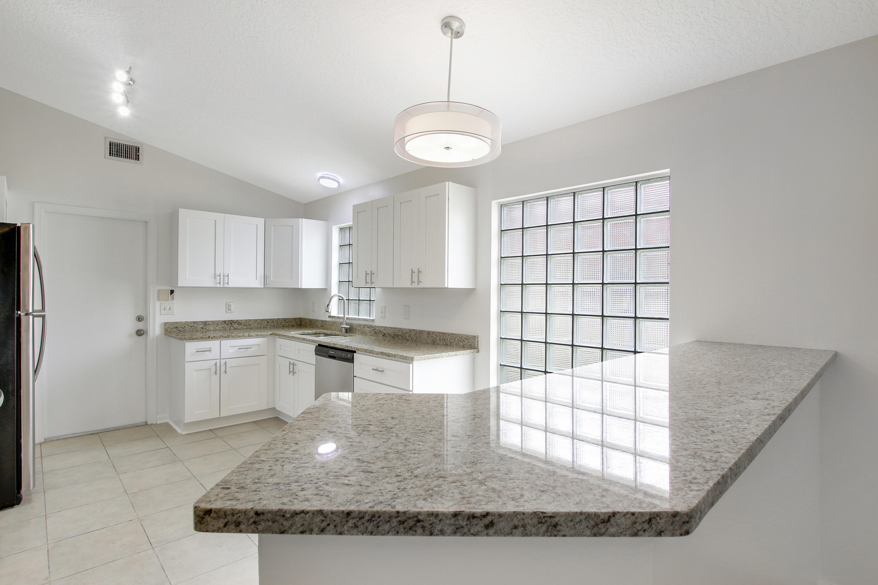 1009 Aspri Way Riviera Beach, FL 33418 - Photo 6 of 14 kitchen