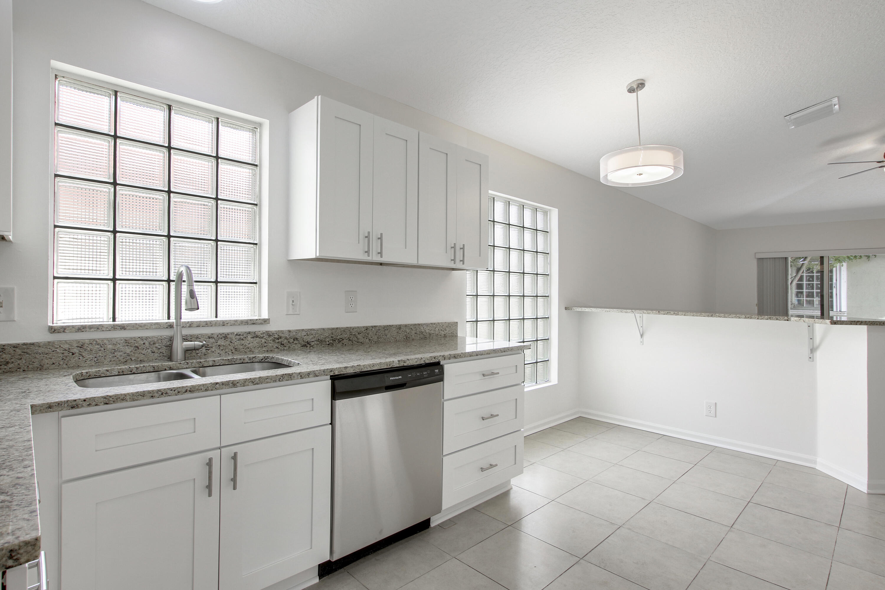 1009 Aspri Way Riviera Beach, FL 33418 - Photo 7 of 14 kitchen