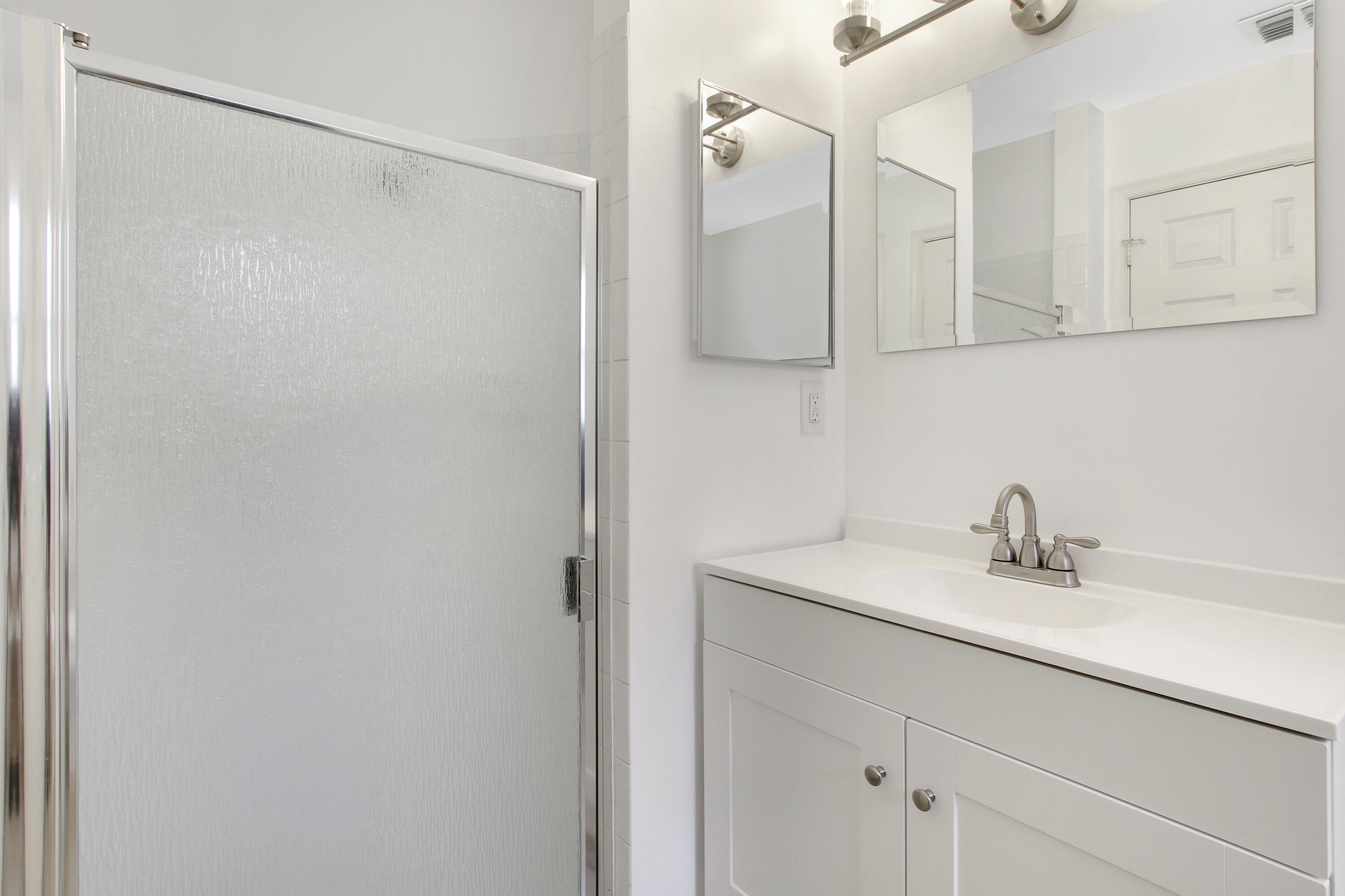 1009 Aspri Way Riviera Beach, FL 33418 - Photo 10 of 14 Primary shower