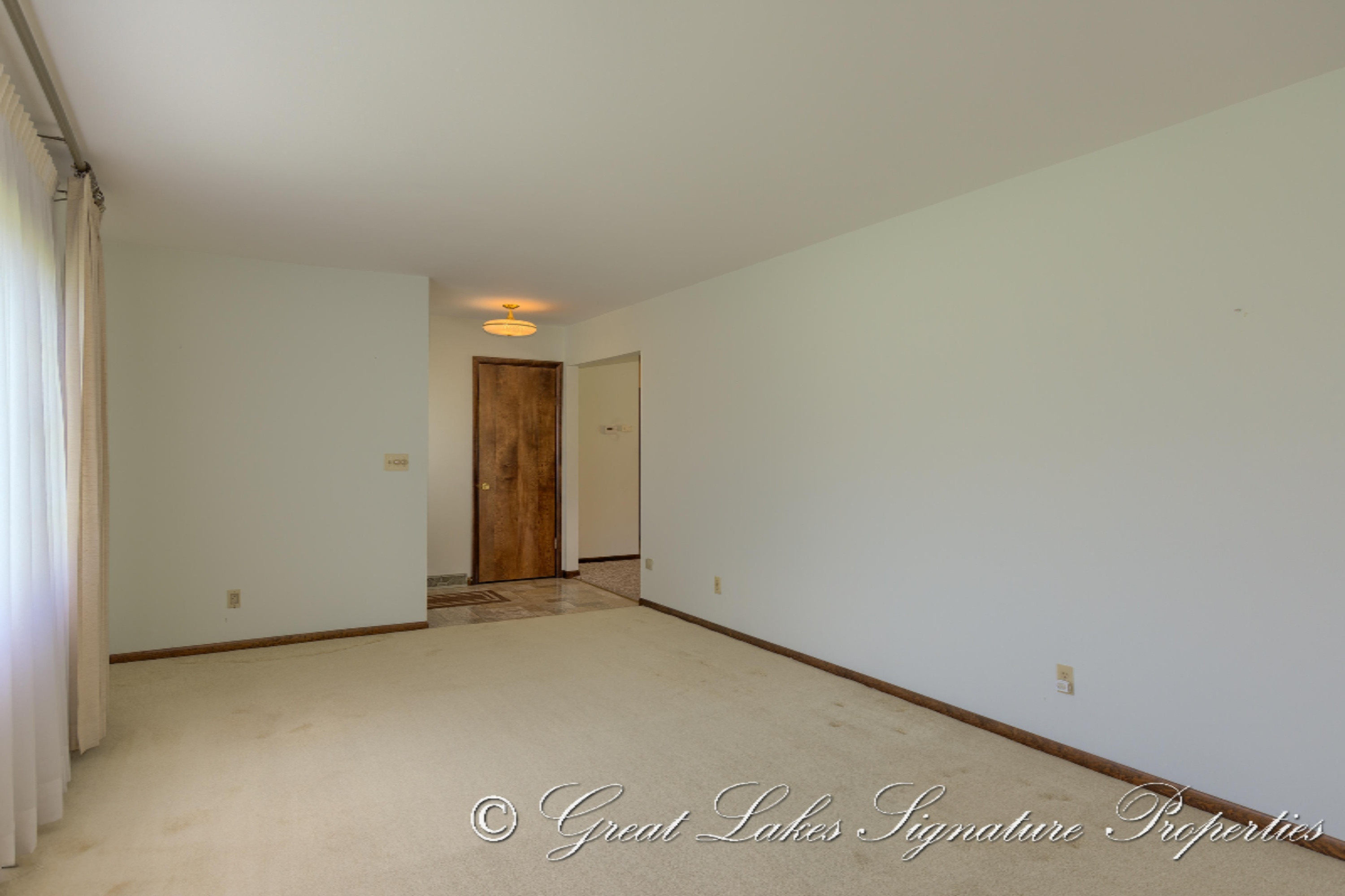 722 North State Road Belding, MI 48809 - Photo 5 of 42 03 Living Room