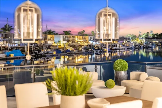 $6,800,000 | 17007 Edgewater Lane, Huntington Beach, CA 92649