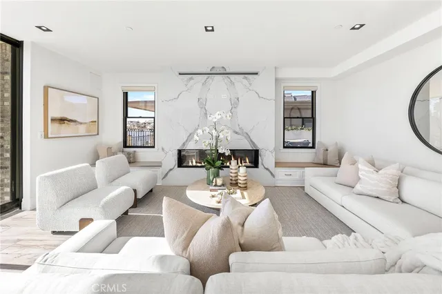 $6,800,000 | 17007 Edgewater Lane, Huntington Beach, CA 92649