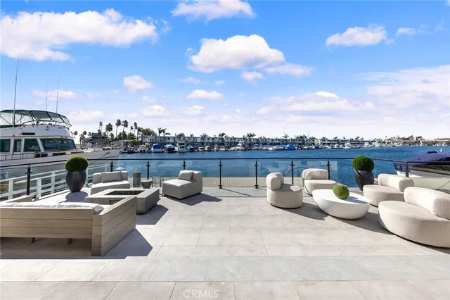 $6,800,000 | 17007 Edgewater Lane, Huntington Beach, CA 92649