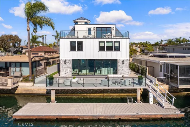 $6,800,000 | 17007 Edgewater Lane, Huntington Beach, CA 92649
