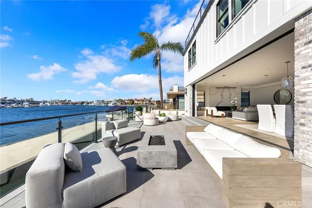 $6,800,000 | 17007 Edgewater Lane, Huntington Beach, CA 92649