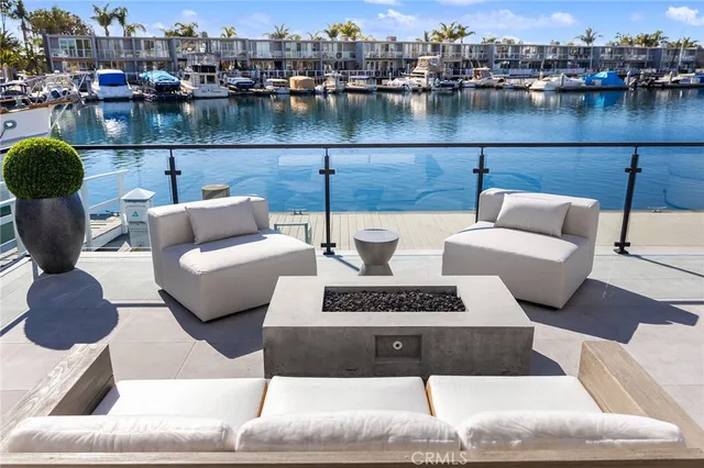 $6,800,000 | 17007 Edgewater Lane, Huntington Beach, CA 92649