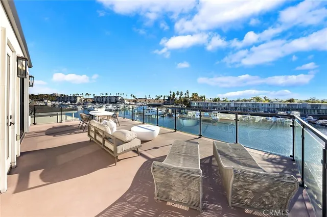 $6,800,000 | 17007 Edgewater Lane, Huntington Beach, CA 92649
