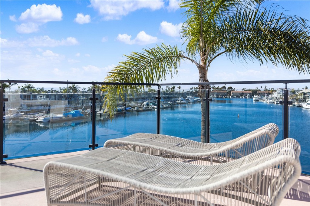 17007 Edgewater Lane Huntington Beach, CA 92649 - Photo 41 of 50 a swimming pool with a yard