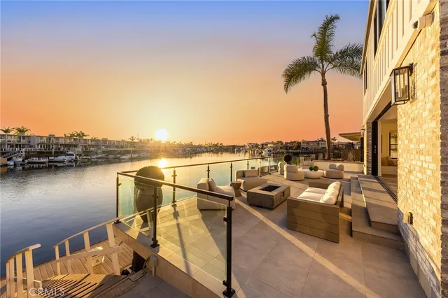 $6,800,000 | 17007 Edgewater Lane, Huntington Beach, CA 92649