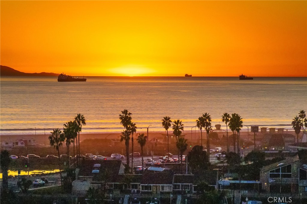 17007 Edgewater Lane Huntington Beach, CA 92649 - Photo 47 of 50 a view of a city