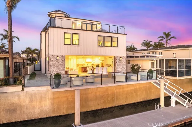 $6,800,000 | 17007 Edgewater Lane, Huntington Beach, CA 92649