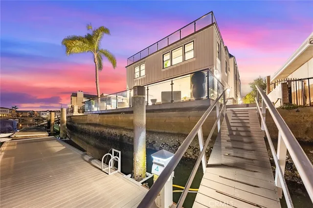 $6,800,000 | 17007 Edgewater Lane, Huntington Beach, CA 92649