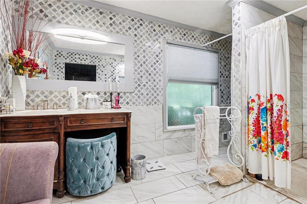 180 Roxboro Court Fayetteville, GA 30215 - Photo 17 of 34