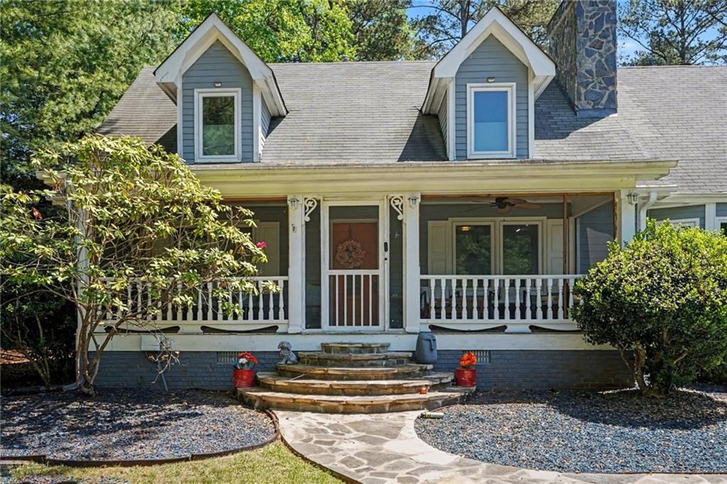 180 Roxboro Court Fayetteville, GA 30215 - Photo 2 of 34