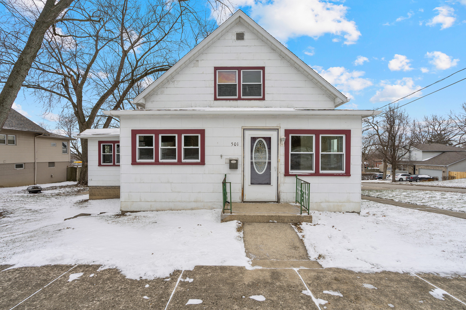 501 South Hamilton Street Lockport, IL 60441 - Photo 35 of 45 a front view of a house with a yard