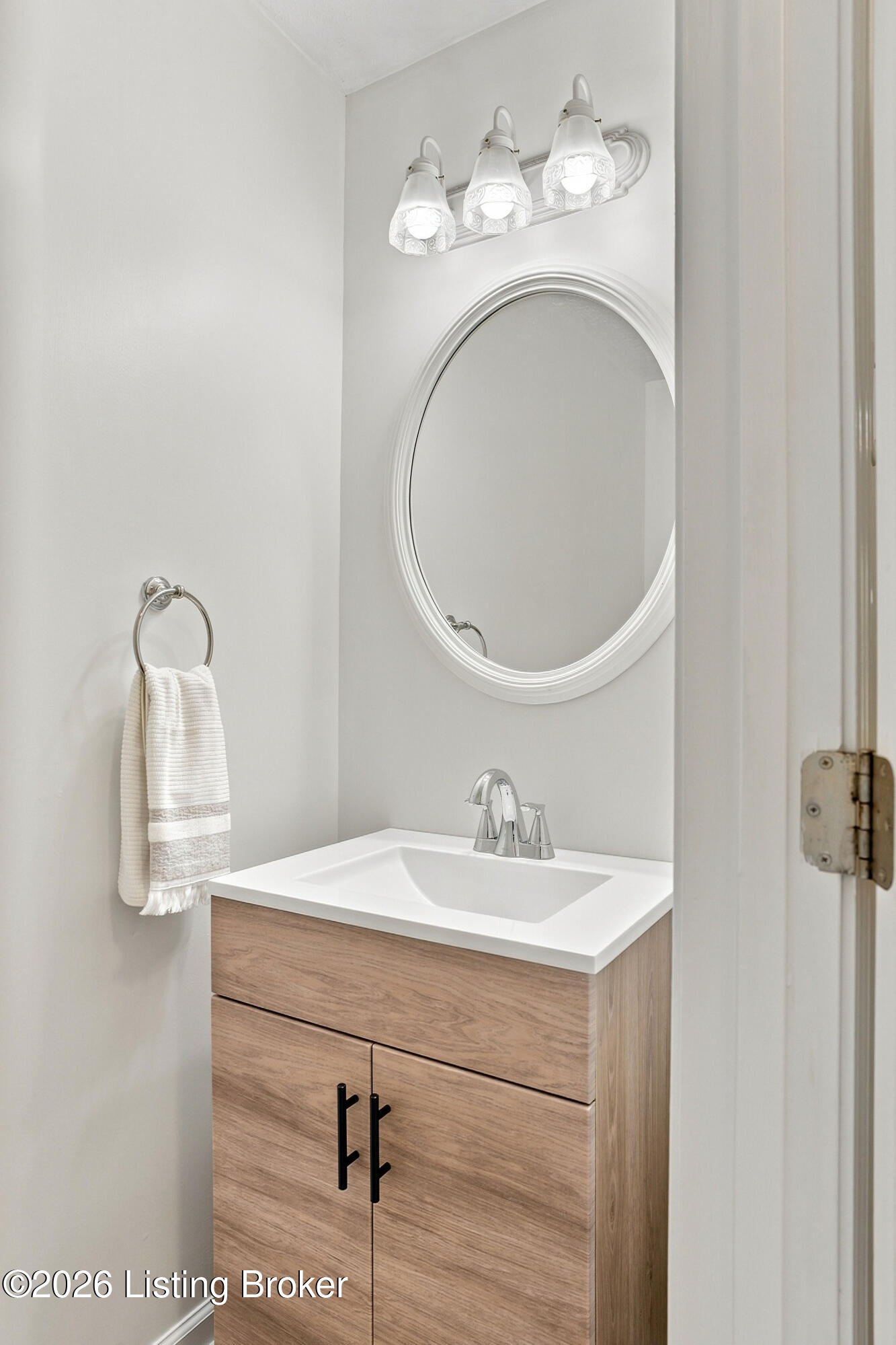 220 Rolling Ridge Way Simpsonville, KY 40067 - Photo 22 of 48 33_Half_Bathroom