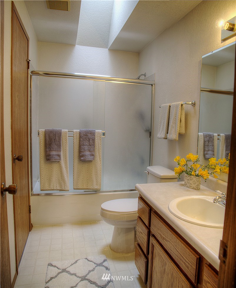 522 166th Place Southeast Bothell, WA 98012 - Photo 13 of 17