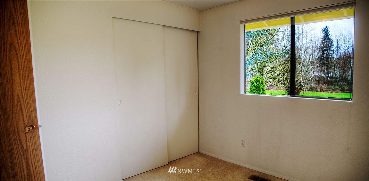 522 166th Place Southeast Bothell, WA 98012 - Photo 15 of 17