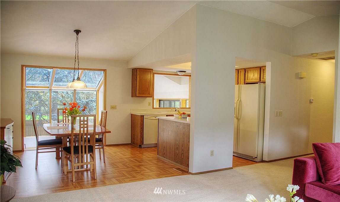 522 166th Place Southeast Bothell, WA 98012 - Photo 8 of 17