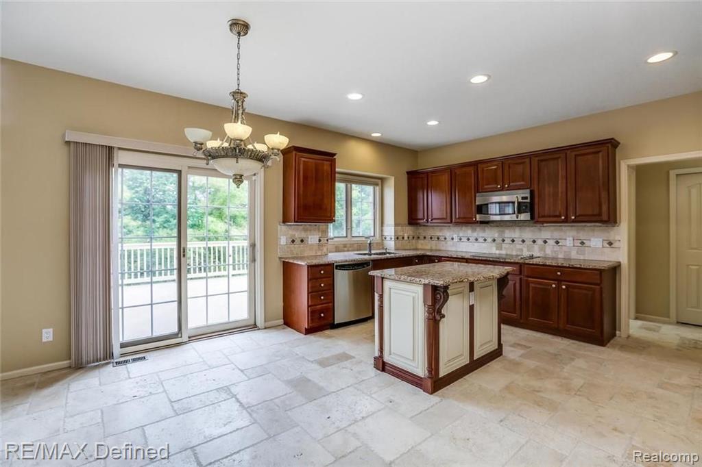 3788 Woodmonte Drive Rochester, MI 48306 - Photo 18 of 50