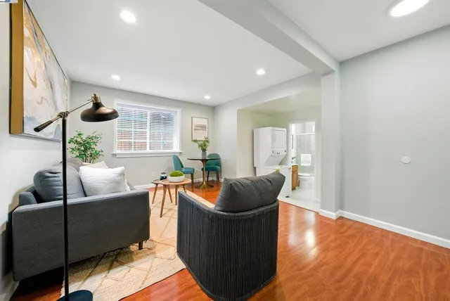 $799,999 | 2539 Grande Vista Avenue, Oakland, CA 94601