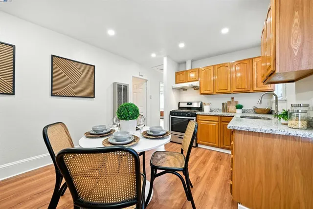 $799,999 | 2539 Grande Vista Avenue, Oakland, CA 94601