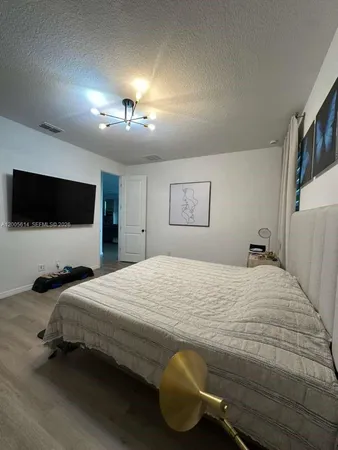 $2,700 | 2952 Embark, Miami, FL 33179