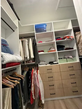 $2,700 | 2952 Embark, Miami, FL 33179