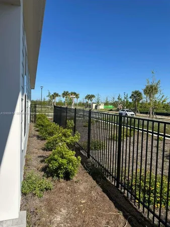 $2,700 | 2952 Embark, Miami, FL 33179