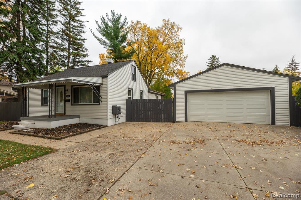 3665 Stephens Road Warren, MI 48091 - Photo 2 of 35