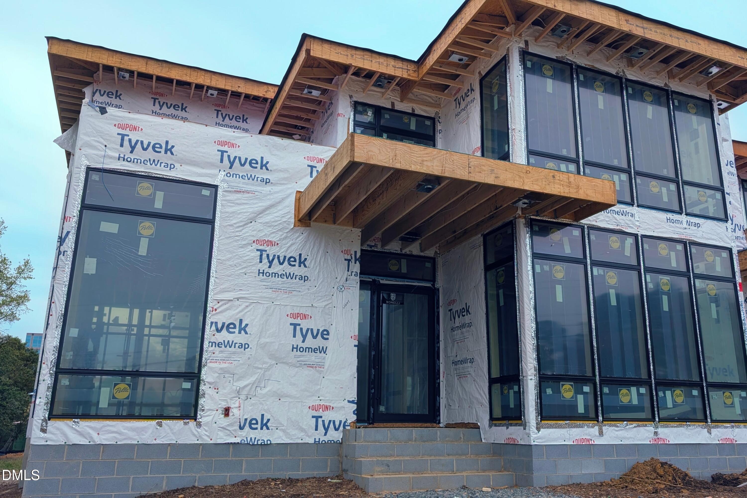 206 Lynwood Lane Raleigh, NC 27609 - Photo 3 of 33 a view of a house with a small space