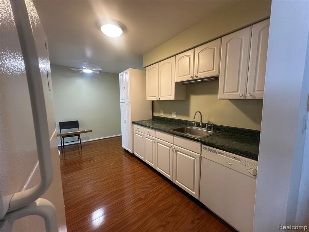 509 East University Drive Rochester, MI 48307 - Photo 5 of 20