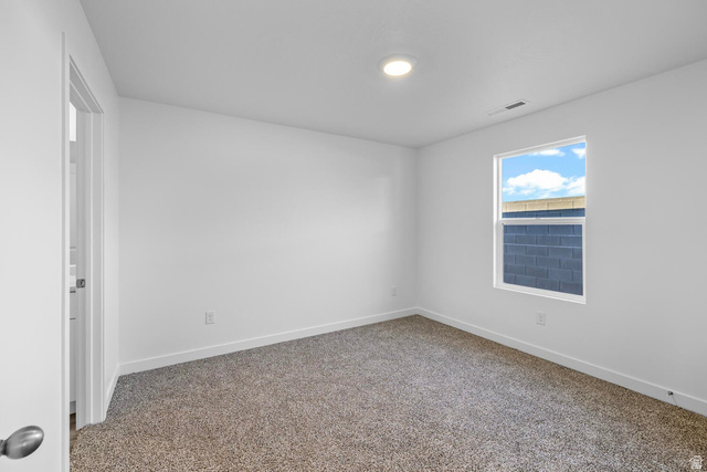1597 South Fins Road, Unit 4177 Washington, UT 84780 - Photo 14 of 33 Neutral carpeting paired with crisp white walls