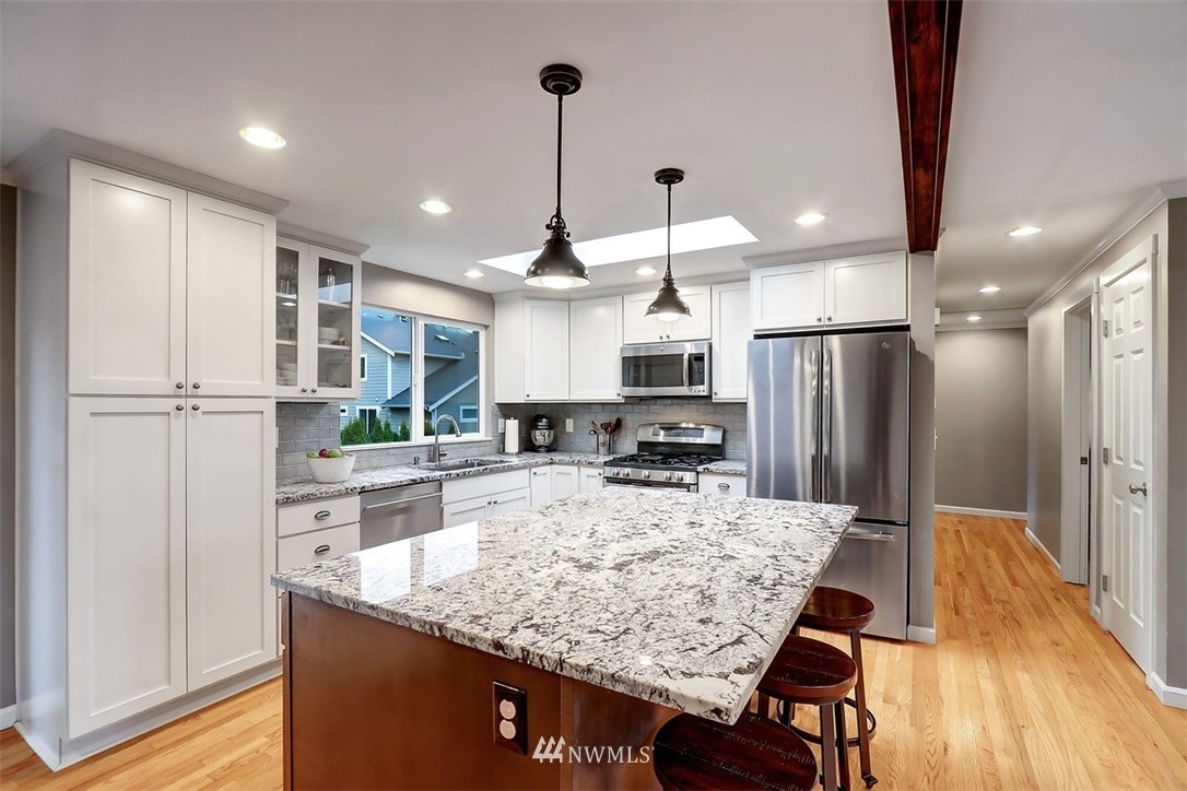 21614 2nd Avenue Southeast Bothell, WA 98021 - Photo 6 of 23 Gallery Image 6