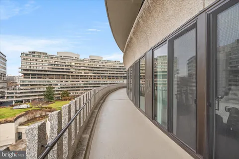 $2,990,000 | 700 New Hampshire Avenue Northwest, Unit 708/709, Washington, DC 20037