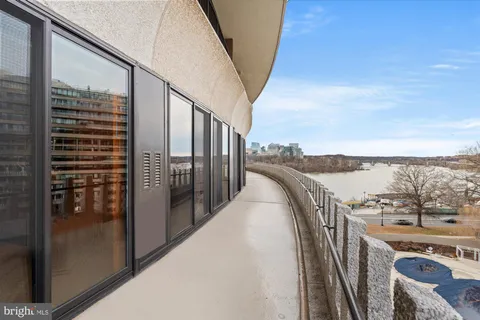 $2,990,000 | 700 New Hampshire Avenue Northwest, Unit 708/709, Washington, DC 20037