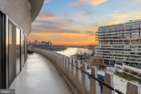 $2,990,000 | 700 New Hampshire Avenue Northwest, Unit 708/709, Washington, DC 20037