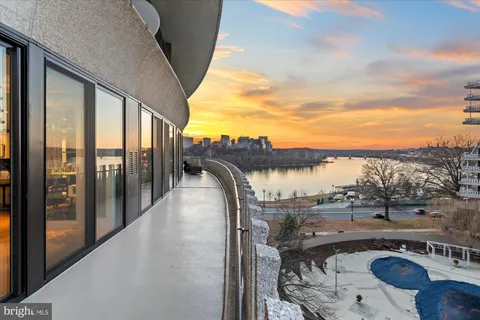 $2,990,000 | 700 New Hampshire Avenue Northwest, Unit 708/709, Washington, DC 20037