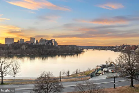 $2,990,000 | 700 New Hampshire Avenue Northwest, Unit 708/709, Washington, DC 20037